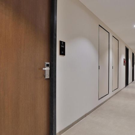 Hotel Elements Surat Exterior foto