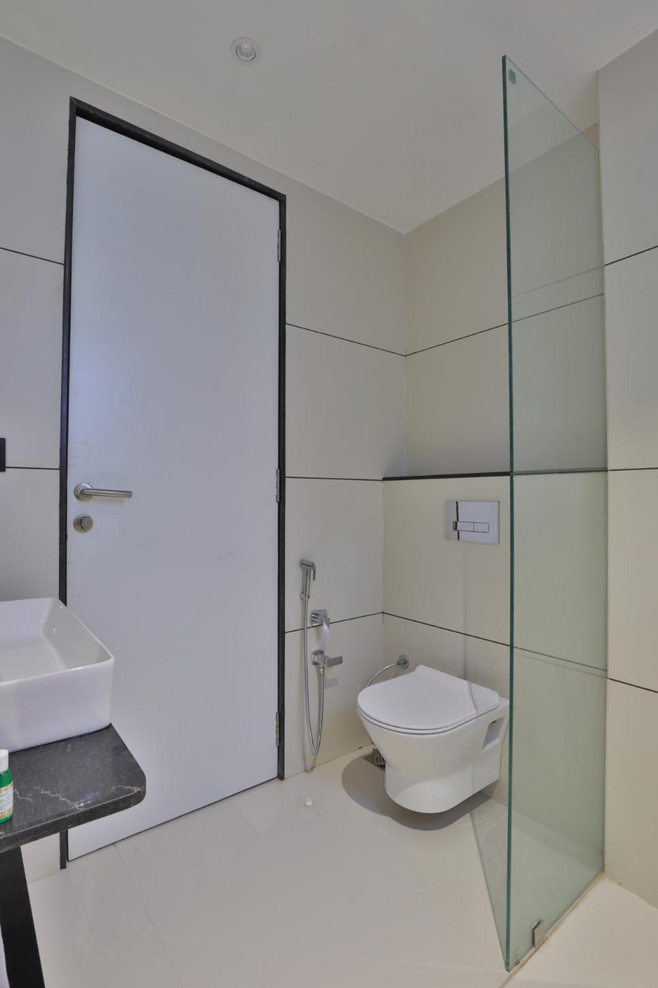Hotel Elements Surat Exterior foto